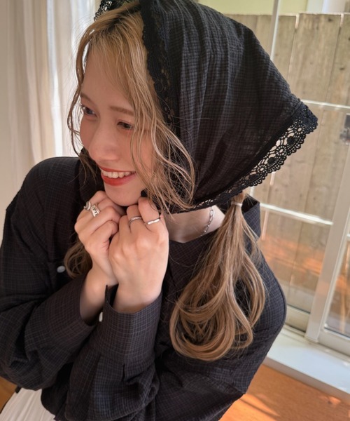 DOUBLE NAME（ダブルネーム）の「レーススカーフ ドッキングシアーシャツ（シャツ/ブラウス・レディース・ブラック/オフホワイト・FREE）」の4枚目の写真