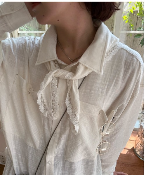 DOUBLE NAME（ダブルネーム）の「レーススカーフ ドッキングシアーシャツ（シャツ/ブラウス・レディース・ブラック/オフホワイト・FREE）」の6枚目の写真