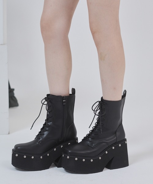 ENVYM（アンビー）の「スタッズレースアップショートブーツ（ブーツ・レディース・グレー/ブラック・23.5㎝/22.5㎝/24.5㎝）」の16枚目の写真