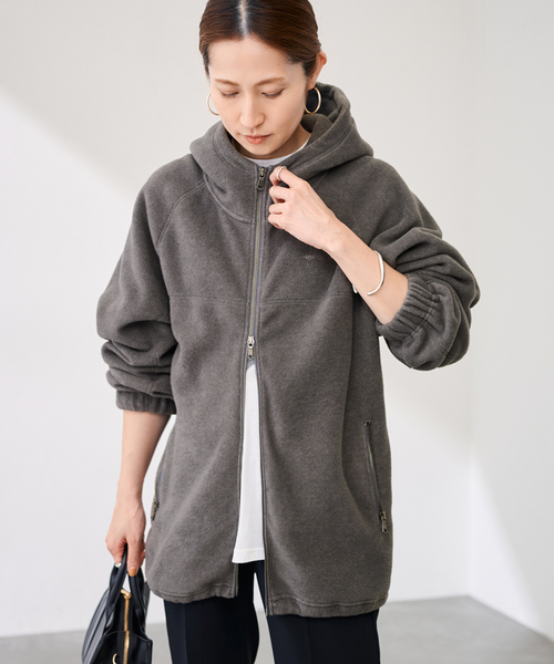 FRAMeWORK（フレームワーク）の「PROTAGONISTA/プロタゴニスタ 別注エコフリースフーディー（ブルゾン・レディース・ベージュ/チャコールグレー・FREE）」の2枚目の写真