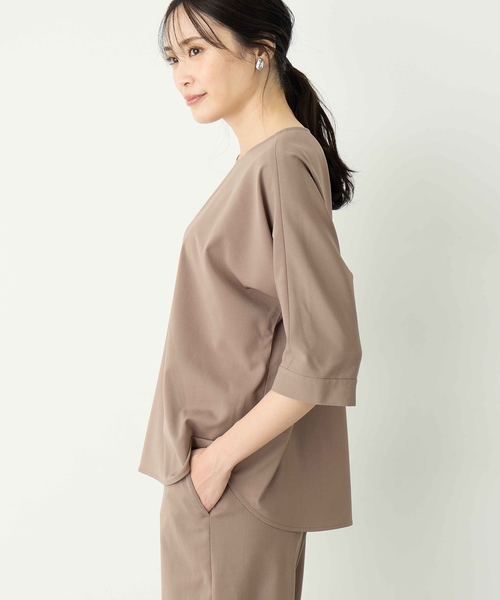 A/C DESIGN BY ALPHA CUBIC（エーシーデザインバイアルファキュービック）の「ドルマンブラウス【UVカット・セットアップ対応】（シャツ/ブラウス・レディース・ブラック/モカ・13号/11号/9号）」の4枚目の写真