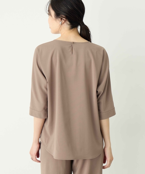 A/C DESIGN BY ALPHA CUBIC（エーシーデザインバイアルファキュービック）の「ドルマンブラウス【UVカット・セットアップ対応】（シャツ/ブラウス・レディース・ブラック/モカ・13号/11号/9号）」の5枚目の写真