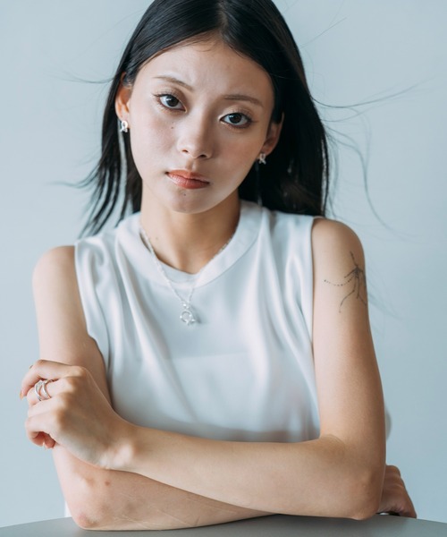 Nothing And Others（ナッシングアンドアザーズ）の「「Nothing And Others/ナッシングアンドアザーズ」Tinyknott Pierce（ピアス（両耳用）・レディース・ゴールド/シルバー・FREE）」の5枚目の写真