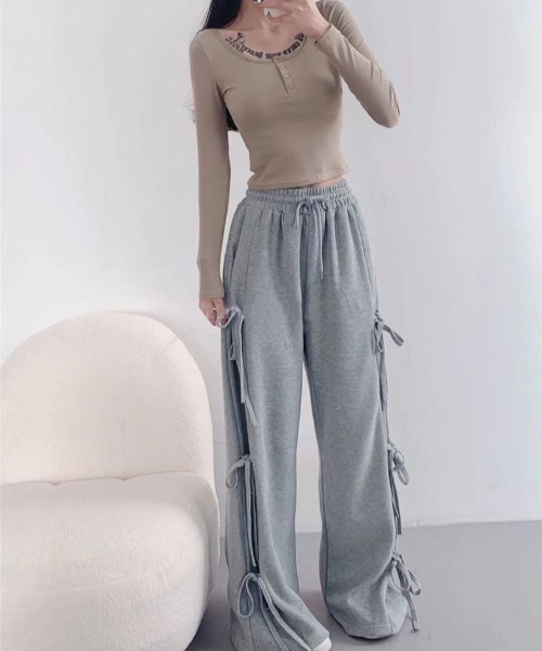 yuue' ( wear )(ユーイ)の「サイドリボンスウェットワイドパンツ(スウェットパンツ・レディース・グレー/ブラック/アイボリー・FREE)」の4枚目の写真