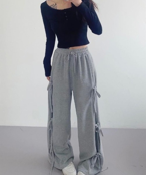 yuue' ( wear )(ユーイ)の「サイドリボンスウェットワイドパンツ(スウェットパンツ・レディース・グレー/ブラック/アイボリー・FREE)」の5枚目の写真