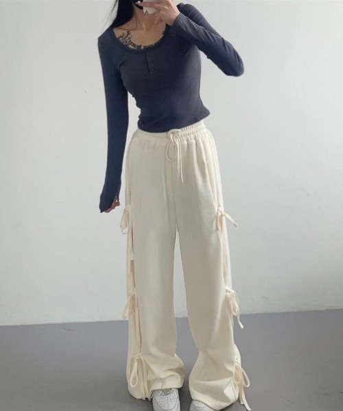 yuue' ( wear )(ユーイ)の「サイドリボンスウェットワイドパンツ(スウェットパンツ・レディース・グレー/ブラック/アイボリー・FREE)」の7枚目の写真