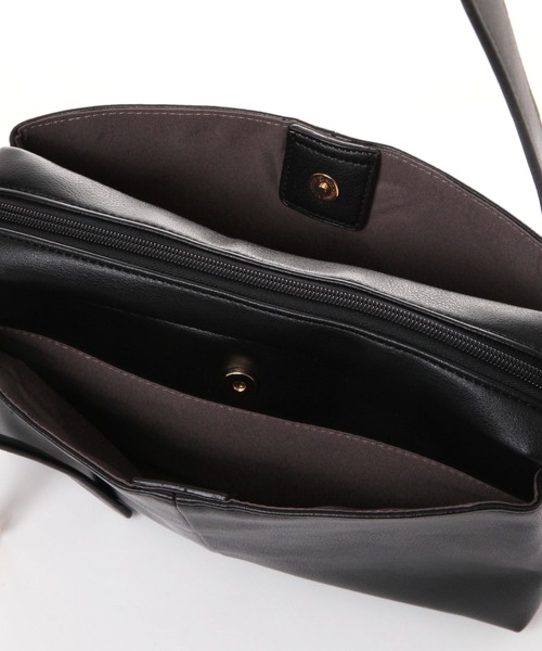 studio CLIP（スタディオクリップ）の「チャーム付き3ROOMショルダーバッグ（ショルダーバッグ・レディース・グリーン/ブラウン/ブラック/アイボリー・FREE）」の19枚目の写真