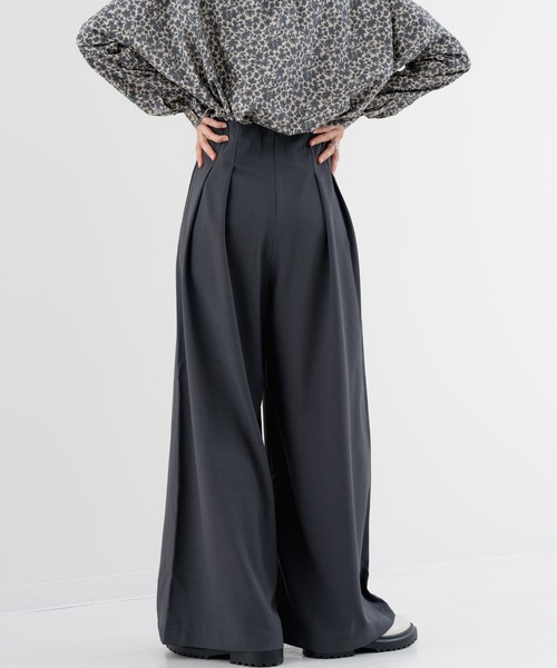 refinedworks（リファインドワークス）の「【refinedworks】ストレッチ 合繊の ハイウエストワイドパンツ（その他パンツ・レディース・ブラック/チャコールグレー・FREE）」の12枚目の写真