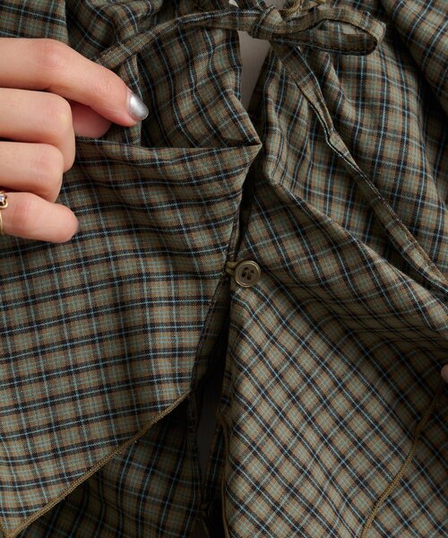 w closet（ダブルクローゼット）の「チェックフリルブラウス（シャツ/ブラウス・レディース・グリーン/レッド/ネイビー・FREE）」の10枚目の写真