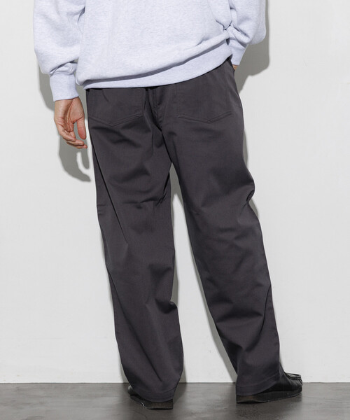 FREAK'S STORE(フリークスストア)の「ストレートシルエット ベイカーパンツ Fabric by SOLOTEX®︎(その他パンツ・メンズ・チャコールグレー/ブラック/ベージュ/その他7・LARGE/MEDIUM/SMALL)」の5枚目の写真