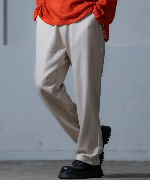 Crownor（クラウノアー）の「リラックスストレートフィット ストライプパンツ（スラックス・メンズ・アイボリー/ブラック/ブラウン・SMALL/MEDIUM/LARGE）」の2枚目の写真