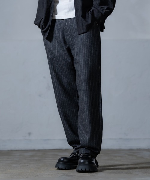 Crownor（クラウノアー）の「リラックスストレートフィット ストライプパンツ（スラックス・メンズ・アイボリー/ブラック/ブラウン・SMALL/MEDIUM/LARGE）」の9枚目の写真