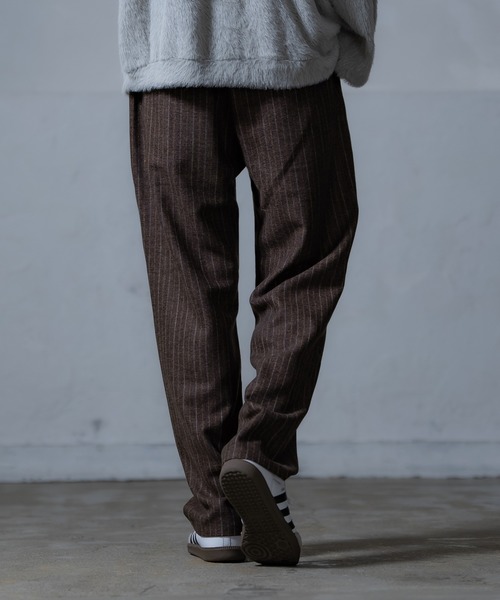 Crownor（クラウノアー）の「リラックスストレートフィット ストライプパンツ（スラックス・メンズ・アイボリー/ブラック/ブラウン・SMALL/MEDIUM/LARGE）」の13枚目の写真