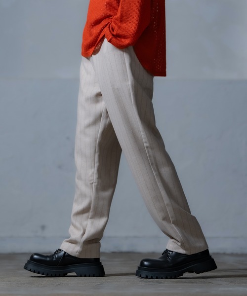 Crownor（クラウノアー）の「リラックスストレートフィット ストライプパンツ（スラックス・メンズ・アイボリー/ブラック/ブラウン・SMALL/MEDIUM/LARGE）」の4枚目の写真