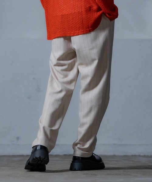 Crownor（クラウノアー）の「リラックスストレートフィット ストライプパンツ（スラックス・メンズ・アイボリー/ブラック/ブラウン・SMALL/MEDIUM/LARGE）」の6枚目の写真
