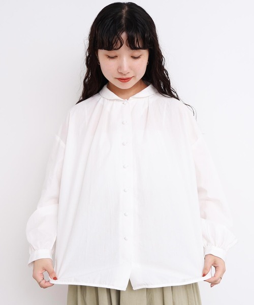 l'atelier du savon（アトリエドサボン）の「50ブロード　ちびえり長袖ブラウス（シャツ/ブラウス・レディース・ブラック/ホワイト・FREE）」の2枚目の写真