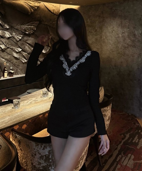 ALLuRing ChaRm(アリュリングチャーム)の「【ALLuRing ChaRm × c_mk7o】Vneck Lace Tops / Vネックレーストップス(Tシャツ/カットソー・レディース・ブラック・FREE)」の5枚目の写真