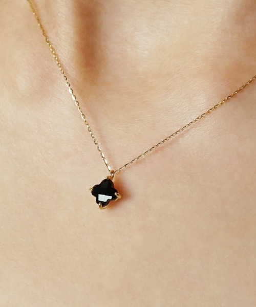 TAKE-UP（テイクアップ）の「K10 オニキス リリーネックレス( YG)（ネックレス・レディース・イエローゴールド・FREE）」の2枚目の写真