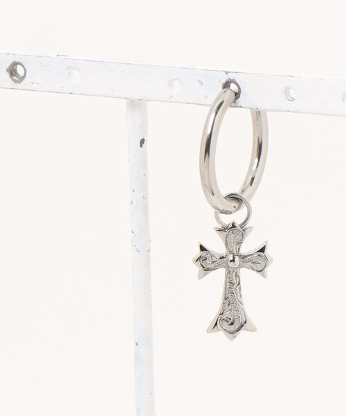 IRIEBEACH（アイリービーチ）の「cross hoop pierce/【ハワイアンジュエリー】【サージカルステンレス】【金属アレルギー対応】【IRIEBEACH / アイリービーチ】つけっぱなしOK（ピアス（片耳用）・レディース・シルバー/ゴールド/ピンク・FREE）」の13枚目の写真