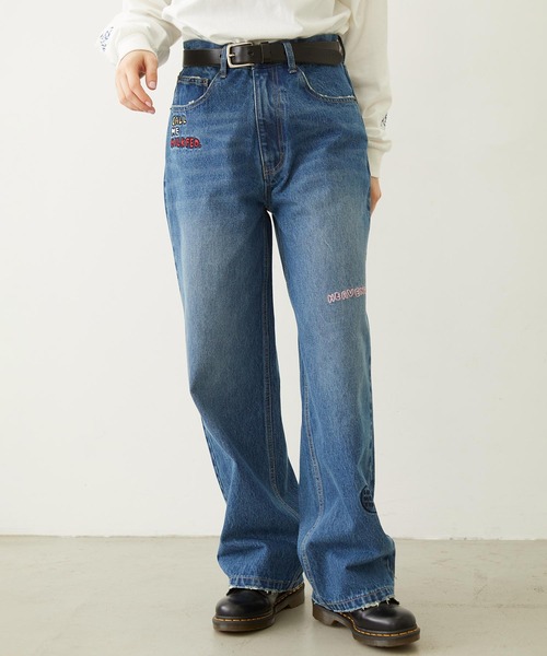 MILKFED.（ミルクフェド）の「DOODLE EMBROIDERED DENIM PANTS（デニムパンツ・レディース・ライトブルー/ライトインディゴブルー・S/M）」の2枚目の写真