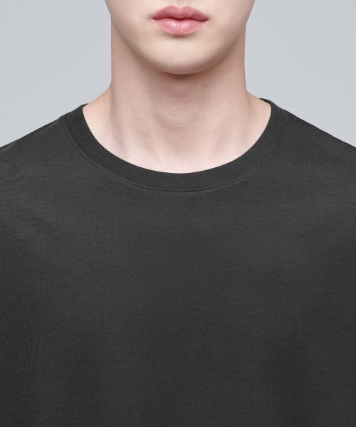 MUSINSA STANDARD（ムシンサスタンダード）の「[クールタンダード] クルーネック長袖Tシャツ [ガンメタル]（Tシャツ/カットソー・メンズ・その他・SMALL/MEDIUM/LARGE/X-LARGE/XX-LARGE/XXX-LARGE）」の4枚目の写真