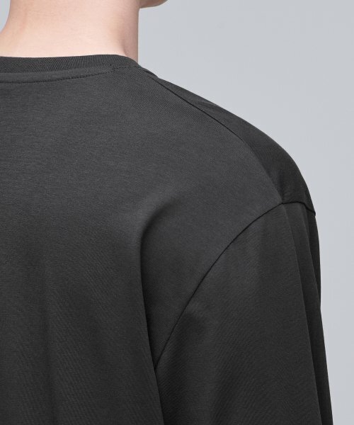 MUSINSA STANDARD（ムシンサスタンダード）の「[クールタンダード] クルーネック長袖Tシャツ [ガンメタル]（Tシャツ/カットソー・メンズ・その他・SMALL/MEDIUM/LARGE/X-LARGE/XX-LARGE/XXX-LARGE）」の6枚目の写真