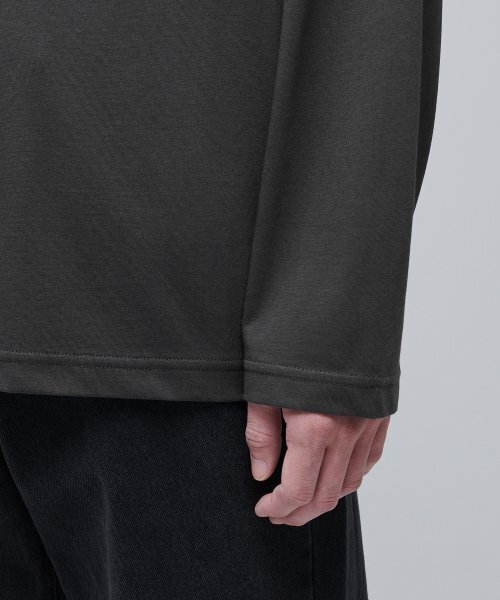 MUSINSA STANDARD（ムシンサスタンダード）の「[クールタンダード] クルーネック長袖Tシャツ [ガンメタル]（Tシャツ/カットソー・メンズ・その他・SMALL/MEDIUM/LARGE/X-LARGE/XX-LARGE/XXX-LARGE）」の7枚目の写真
