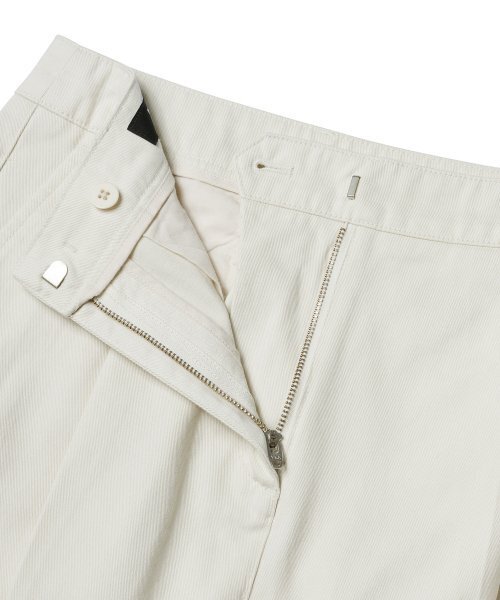 MUSINSA STANDARD WOMAN（ムシンサスタンダードウーマン）の「ウィメンズテーパードチノパンツ[クリーム]（その他パンツ・レディース・その他・30/24/26/27/28/29）」の4枚目の写真