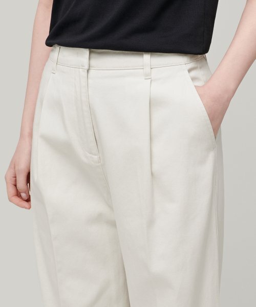 MUSINSA STANDARD WOMAN（ムシンサスタンダードウーマン）の「ウィメンズテーパードチノパンツ[クリーム]（その他パンツ・レディース・その他・30/24/26/27/28/29）」の5枚目の写真