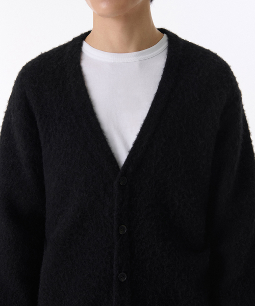 MUSINSA STANDARD（ムシンサスタンダード）の「ヘアリーアルパカカーディガン[ブラック]（カーディガン/ボレロ・メンズ・その他・MEDIUM/LARGE/X-LARGE/XX-LARGE）」の4枚目の写真