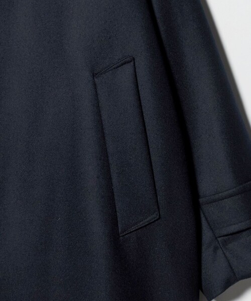 UNITED ARROWS(ユナイテッドアローズ)の「ウーステッドメルトン バルマカーンコート(ステンカラーコート・メンズ・ダークグリーン/ネイビー・L/S/XL/M)」の17枚目の写真