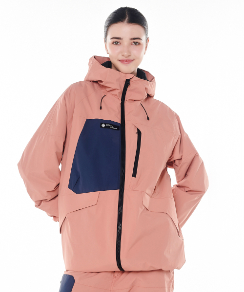 DOLL OUTERWEAR(ドラ アウターウェア)の「2425 クラーロ ボードウェアジャケット ピンク 男女共用(ナイロンジャケット・レディース・その他・SMALL/MEDIUM/LARGE/X-SMALL)」の1枚目の写真