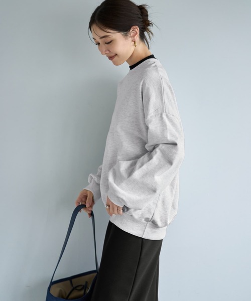 STYLE DELI(スタイルデリ)の「ボリュームダウンスウェットトップス(スウェット・レディース・ネイビー/オートミール/ブラック・FREE)」の10枚目の写真