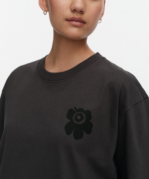 marimekko(マリメッコ)の「【kioski】 Biitti Unikko / shirt(Tシャツ/カットソー・レディース・ブラック・LARGE/MEDIUM/SMALL/X-SMALL/X-LARGE)」の2枚目の写真