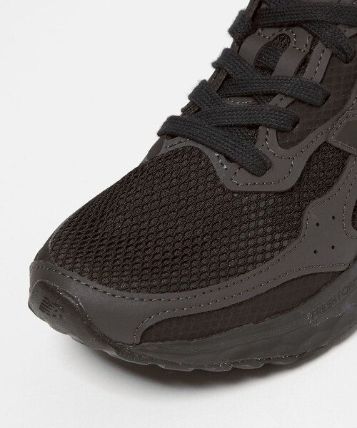 green label relaxing(グリーンレーベルリラクシング)の「<New Balance>フレッシュフォーム アリシ ティラルクス スニーカー(スニーカー・レディース・シルバー/ブラック/ホワイト・22.5cm/23cm/23.5cm/24cm/24.5cm/25cm)」の17枚目の写真