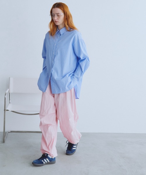 Auntie Rosa Holiday(アンティローザホリデー)の「ナイロンライトウエイトボリュームパンツ(その他パンツ・レディース・ピンク/グレイッシュベージュ/ブラック・FREE)」の1枚目の写真