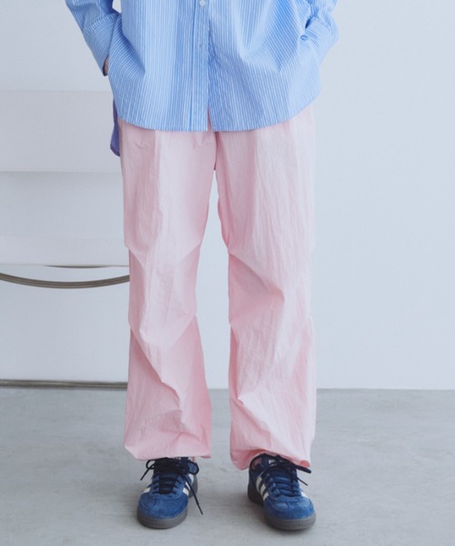 Auntie Rosa Holiday(アンティローザホリデー)の「ナイロンライトウエイトボリュームパンツ(その他パンツ・レディース・ピンク/グレイッシュベージュ/ブラック・FREE)」の4枚目の写真