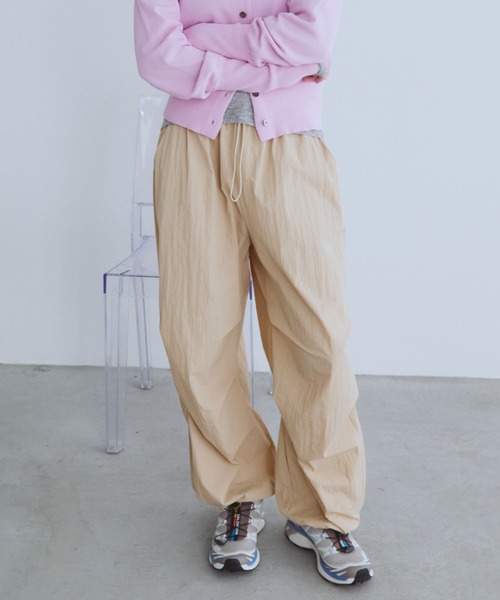 Auntie Rosa Holiday(アンティローザホリデー)の「ナイロンライトウエイトボリュームパンツ(その他パンツ・レディース・ピンク/グレイッシュベージュ/ブラック・FREE)」の14枚目の写真
