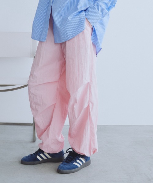 Auntie Rosa Holiday(アンティローザホリデー)の「ナイロンライトウエイトボリュームパンツ(その他パンツ・レディース・ピンク/グレイッシュベージュ/ブラック・FREE)」の7枚目の写真