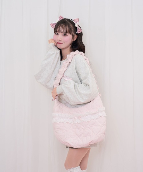 Honey Cinnamon（ハニーシナモン）の「ハートキルティングショルダーバッグ（ショルダーバッグ・レディース・ブラック/ピンク・FREE）」の2枚目の写真