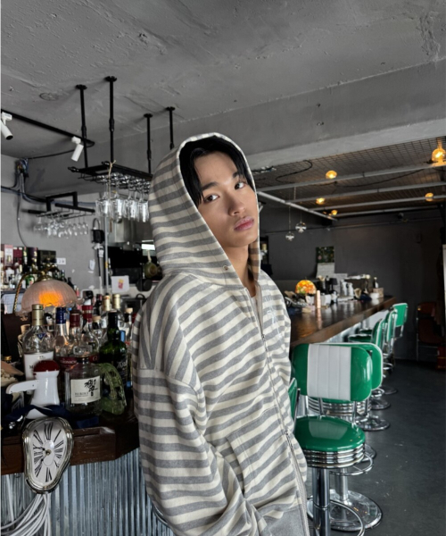 UNTITLED SEOUL(アンタイトル ソウル)の「アンタイトル ステリナイト ストライプ フードジップアップ メランジホワイト(パーカー・メンズ・その他・MEDIUM/LARGE/X-LARGE/M/L/XL/SMALL)」の2枚目の写真