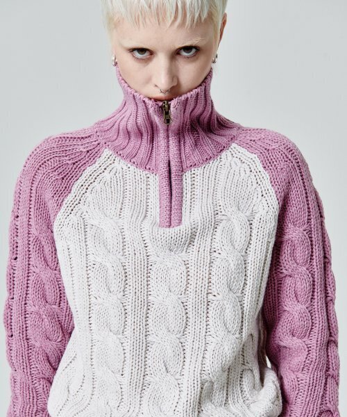 runningHIGH（ランニングハイ）の「カラー ブロック タートルネック ジップアップ ニット プルオーバー [ピンク]（ニット/セーター・レディース・その他・FREE）」の3枚目の写真