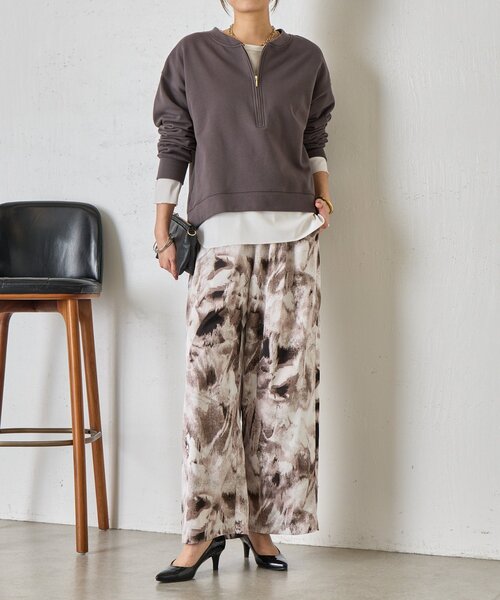 Jena espace merveilleux(ジェナ エスパスメルヴェイユ)の「【柄で華やぐ】ぼかし花柄ツイルパンツ(その他パンツ・レディース・グリーン/チャコールグレー・FREE)」の17枚目の写真