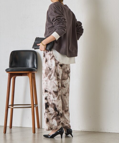 Jena espace merveilleux(ジェナ エスパスメルヴェイユ)の「【柄で華やぐ】ぼかし花柄ツイルパンツ(その他パンツ・レディース・グリーン/チャコールグレー・FREE)」の18枚目の写真