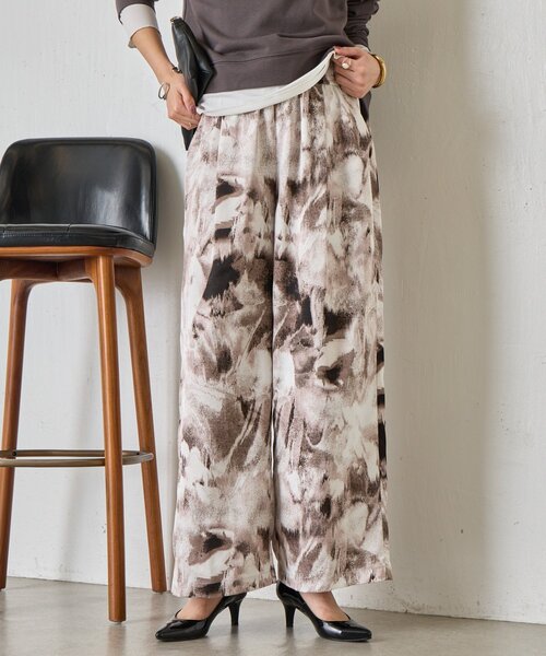 Jena espace merveilleux(ジェナ エスパスメルヴェイユ)の「【柄で華やぐ】ぼかし花柄ツイルパンツ(その他パンツ・レディース・グリーン/チャコールグレー・FREE)」の20枚目の写真