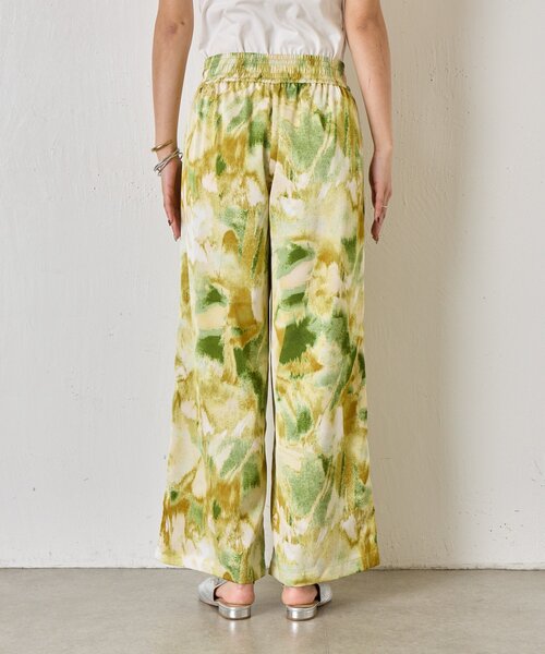 Jena espace merveilleux(ジェナ エスパスメルヴェイユ)の「【柄で華やぐ】ぼかし花柄ツイルパンツ(その他パンツ・レディース・グリーン/チャコールグレー・FREE)」の9枚目の写真