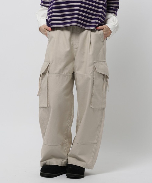 niko and...(ニコアンド)の「バックサテンミリタリーパンツ(カーゴパンツ・レディース・アイボリー/カーキ・FREE)」の2枚目の写真