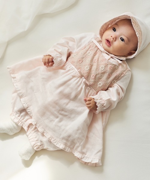 10mois(ディモワ)の「【10mois(ディモワ)】fleurエプロンセレモニードレスセット 50-70cm(その他ベビーウェア・キッズ・ホワイト/ピンク・50-70cm)」の1枚目の写真