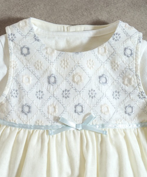 10mois(ディモワ)の「【10mois(ディモワ)】fleurエプロンセレモニードレスセット 50-70cm(その他ベビーウェア・キッズ・ホワイト/ピンク・50-70cm)」の3枚目の写真