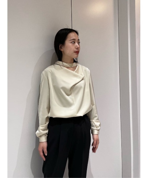COLUMN(コラム)の「COLUMN / ネックドレープブラウス(シャツ/ブラウス・レディース・ベージュ/ホワイト・38/36)」の11枚目の写真